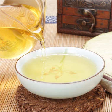 2014年勐库戎氏 乔木王 500克七子饼生茶 3