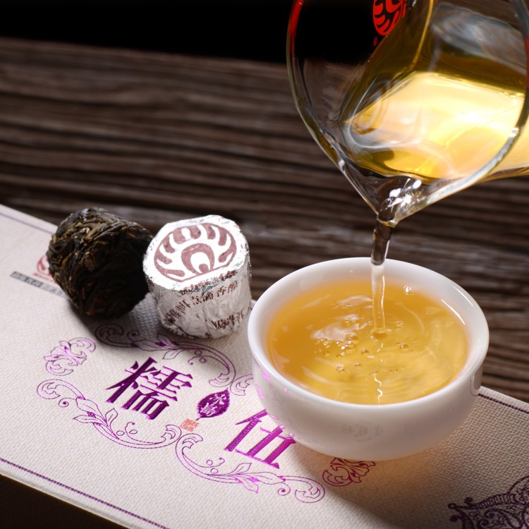 2018年勐傣茶厂 冰岛 糯伍 240克生茶 3