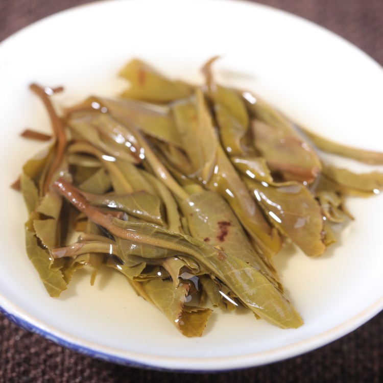 2019年勐傣茶厂 坝糯藤条王生茶 357克七子饼 4