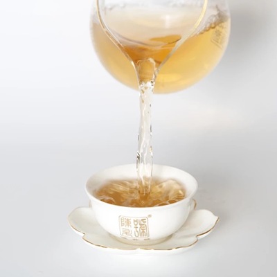 2016年陈升号 老班章饼 357克古树茶生茶七子饼 4