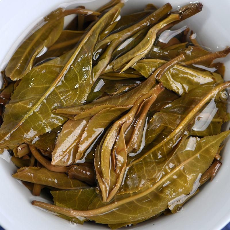 2020年集豪屯 云端生茶 357克饼茶 4