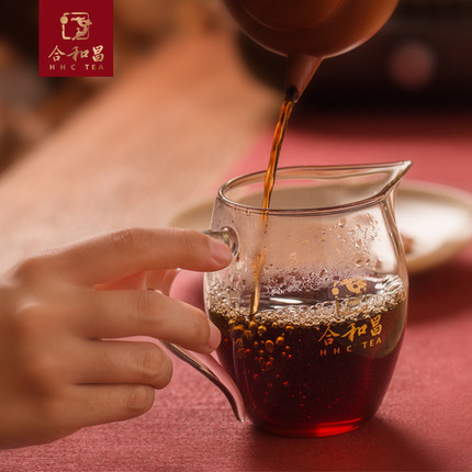 2013年合和昌 特制一号 普洱熟茶357克饼茶 2