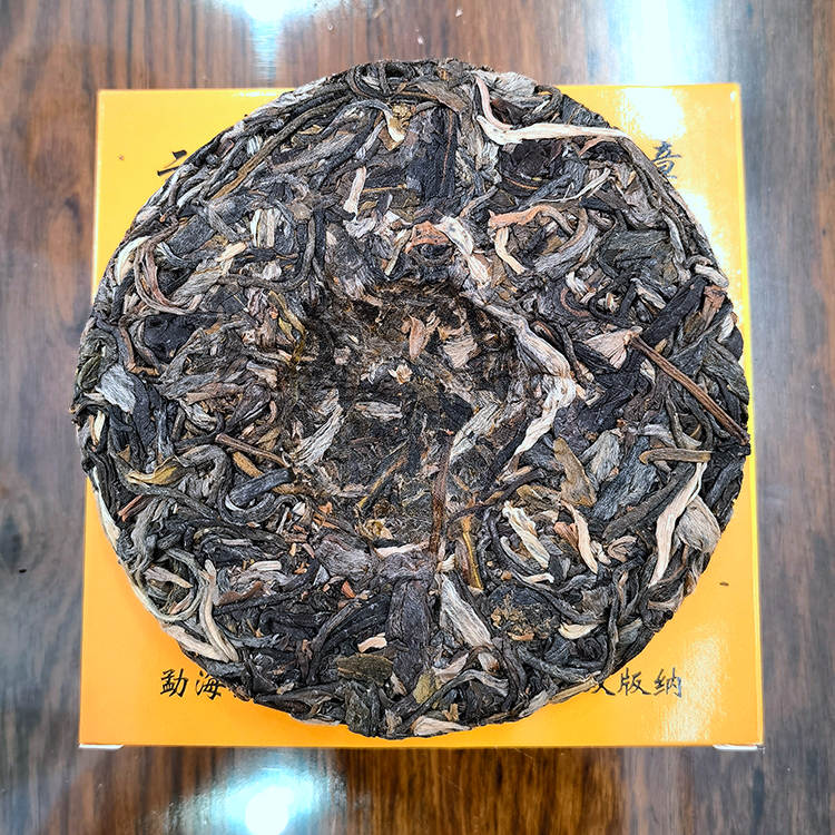 2016年勐海原生态老班章圆茶 100克金奖生茶  3