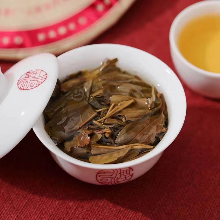 2022年润元昌 布朗红丝带生茶 357克七子饼 3