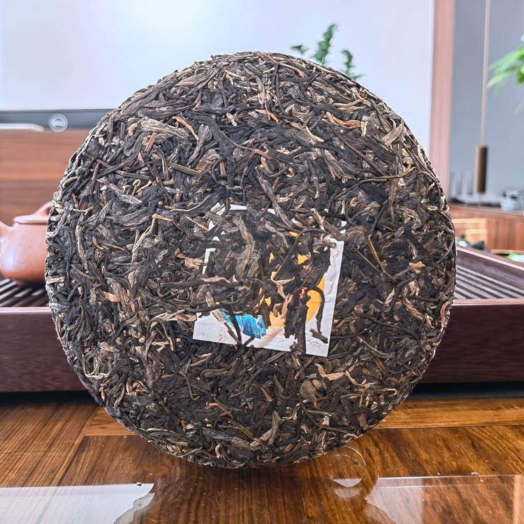 2022年国饮 金虎献瑞生茶 357克七子饼 2