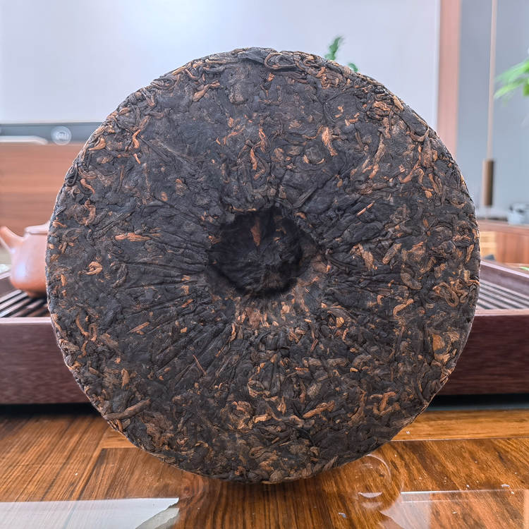 2022年国饮 金虎献瑞熟茶 357克七子饼 4