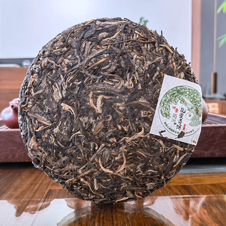 2021年国饮茶厂 班章孔雀青饼 357克生茶 2