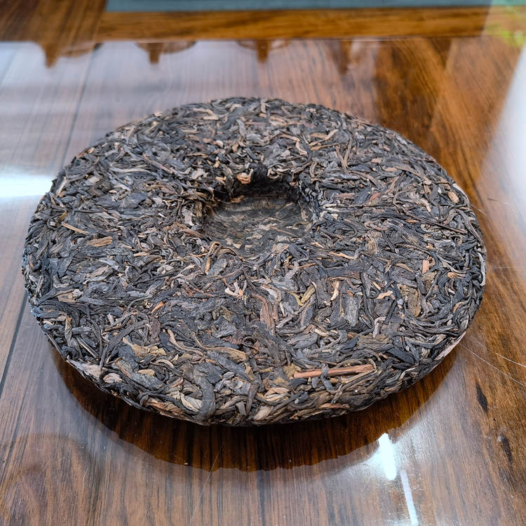 2022年国饮茶厂 易武早春大树茶 357克七子饼 4