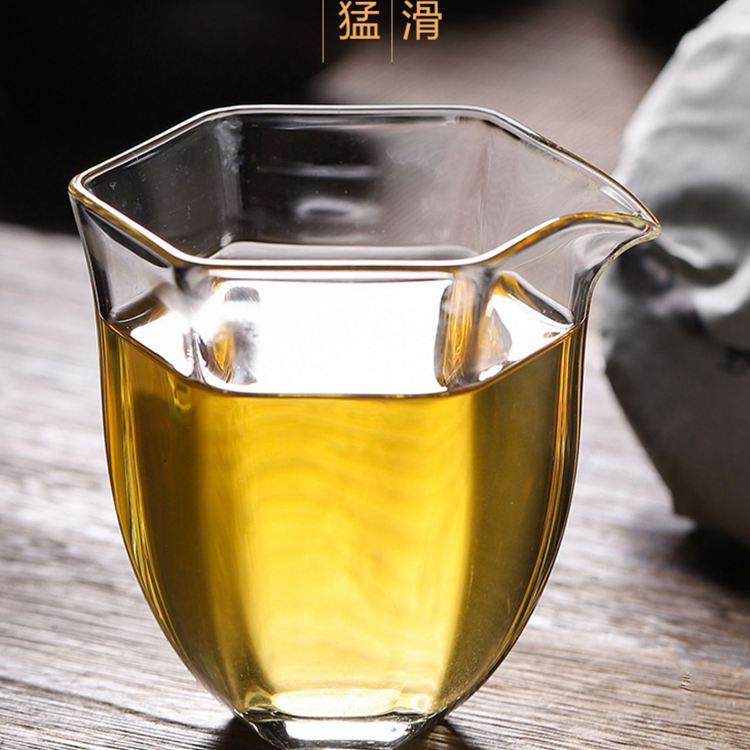 2022年勐库戎氏 母树茶生茶 500克七子饼 2