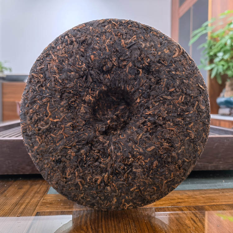 2022年勐海大福茶厂 冰岛宫廷熟茶 357克饼茶 4