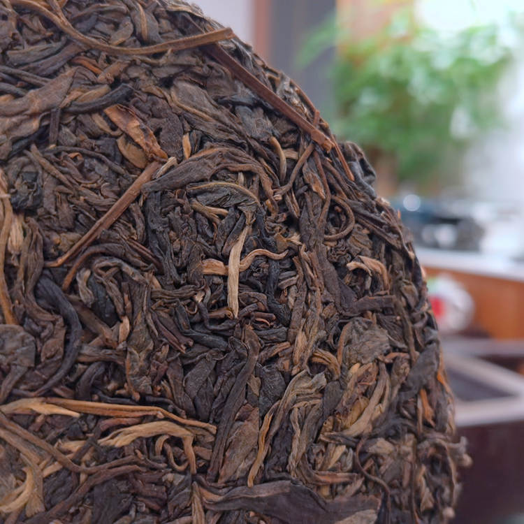 2022年勐海大福茶厂 无量山生茶 357克七子饼 3