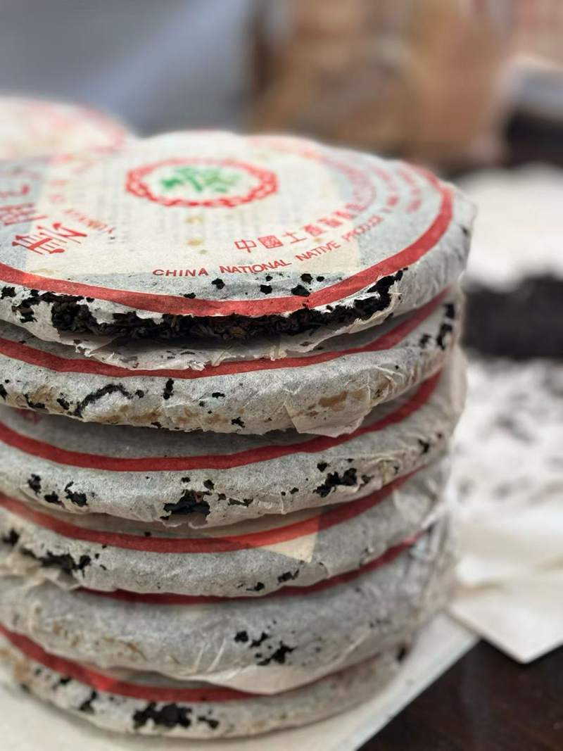 1994年大益 事业饼熟茶 357克饼 3