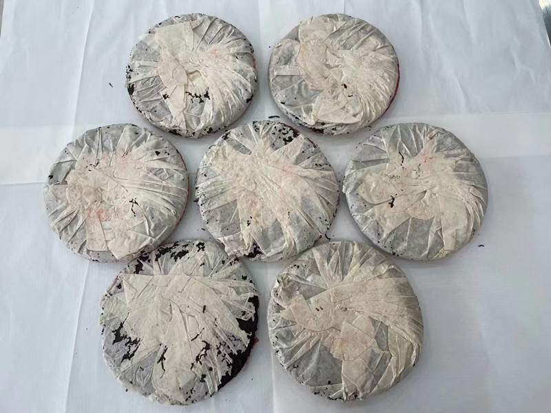 2001年大益 公章饼 班章熟茶 357克饼茶 3